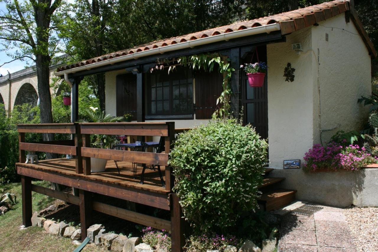 The Petite Chalet Chambre d'hôtes L'Isle-Jourdain  Exterior foto